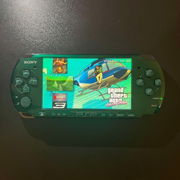 Sony Psp - Picture 2 of 10